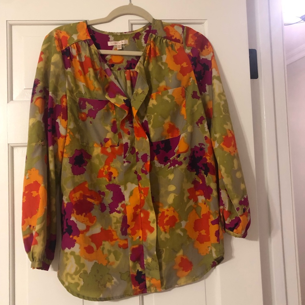 Floral shirt. Small